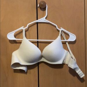 34C Victoria’s Secret Secret Embrace push up bra